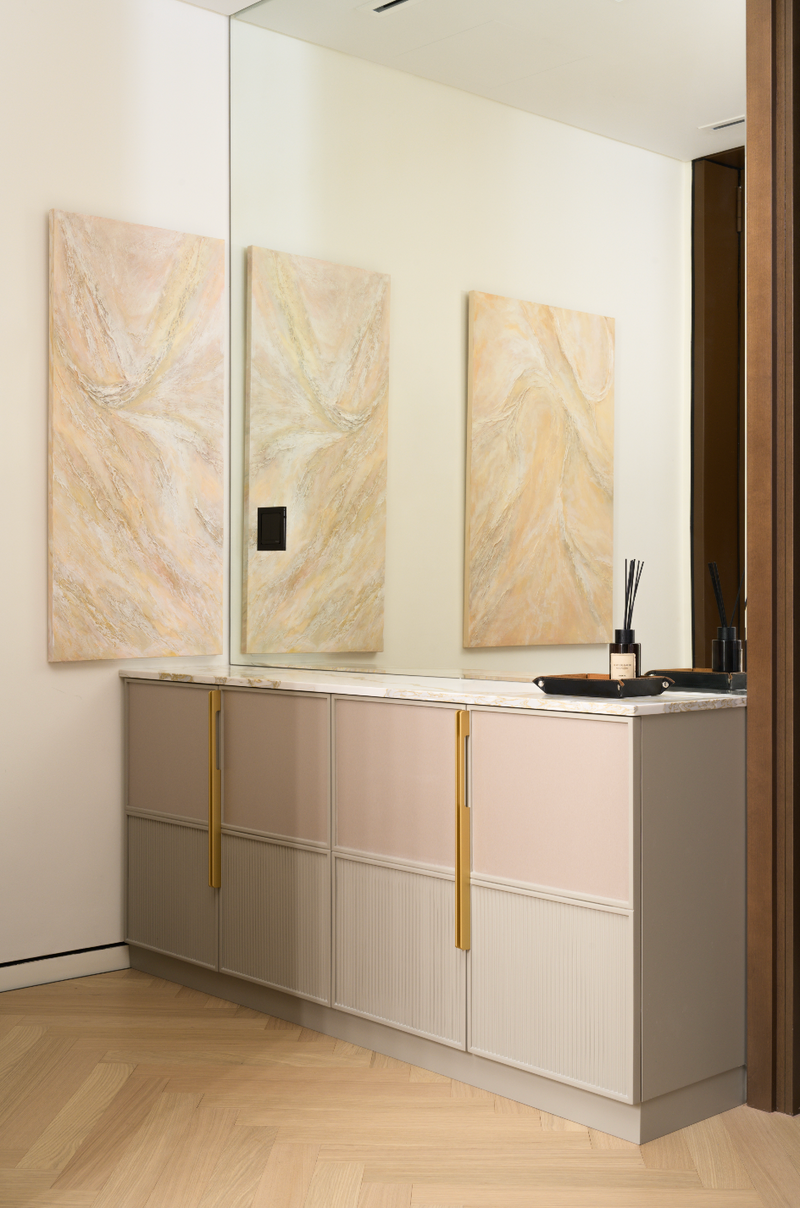 Poudre Shoe Cabinet