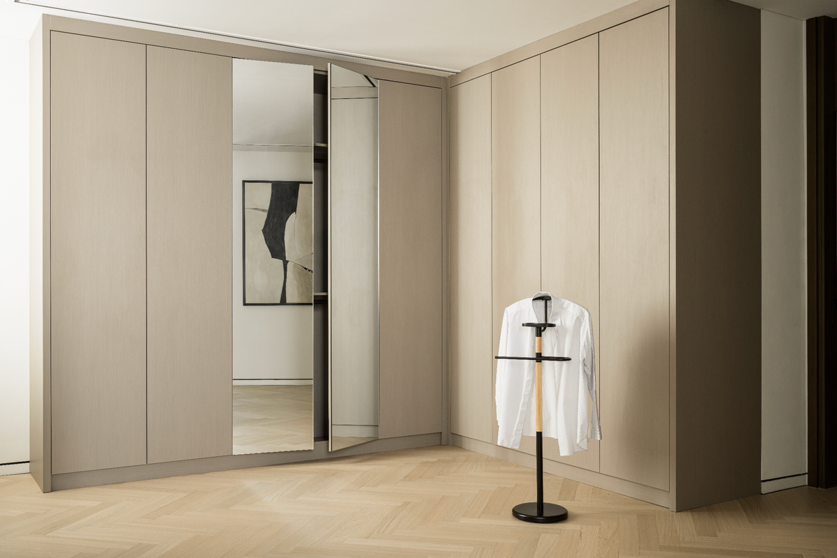 Corner Wardrobe Mist