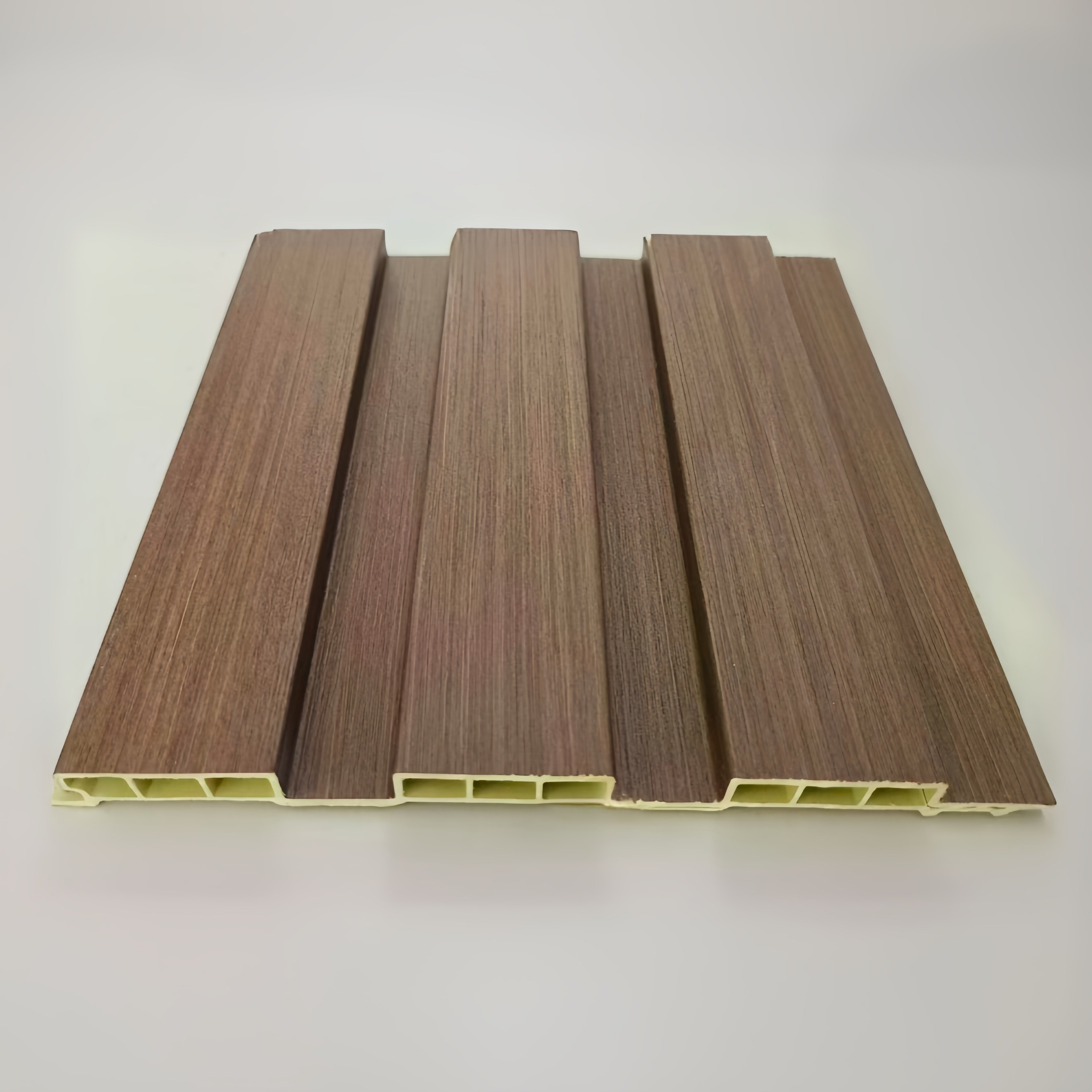 Chestnut Glow · Panel Format